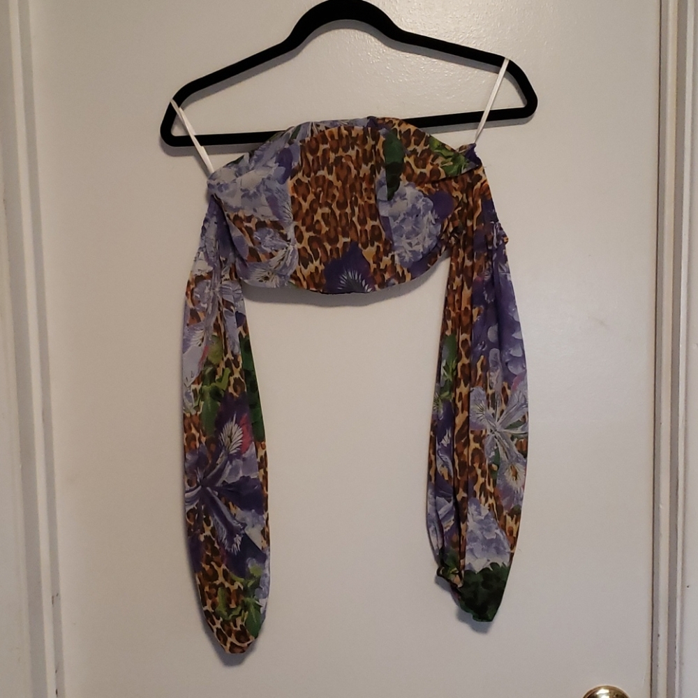 Crop top with attached sleeves